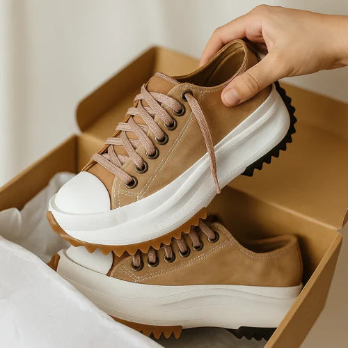 <p><strong>Klienci uwielbiają nasze buty!</strong></p>