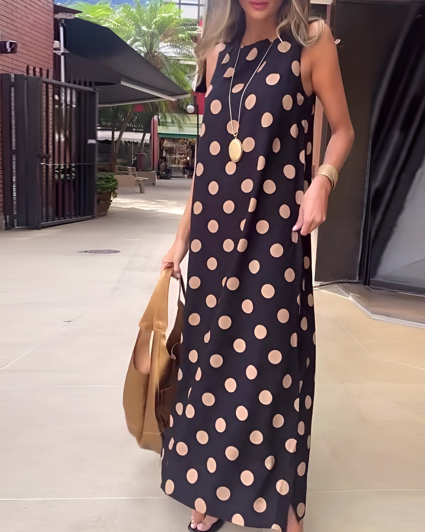 Roxane | Rozkloszowana sukienka maxi w kropki
