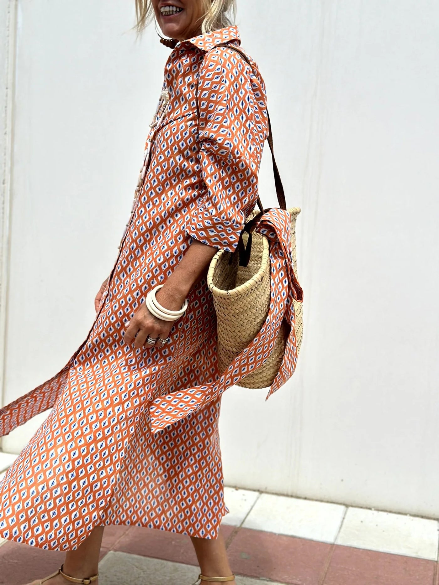 Sophia – Elegancka sukienka koszulowa w paski